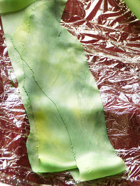 DIY silk ribbons: cutting & coloring
