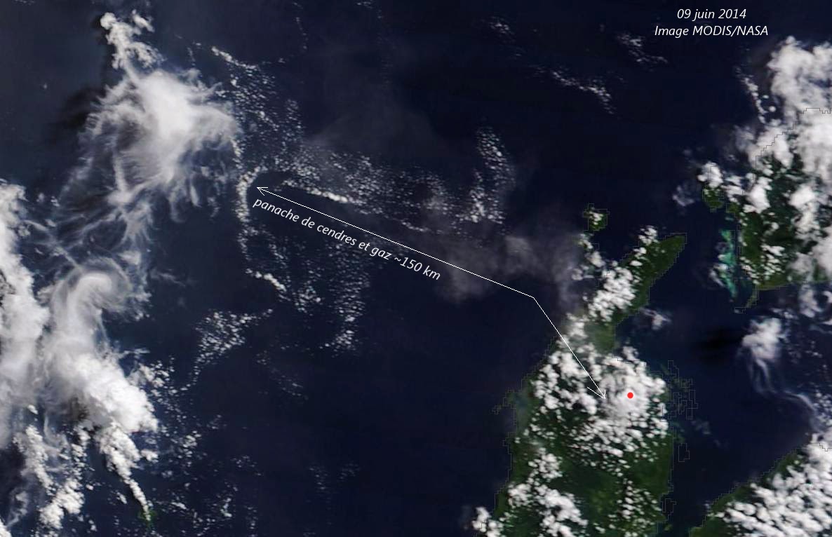 Panache de cendres du volcan Dukono, 09 juin 2014
