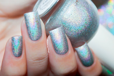 Swatch of the nail polish "Space Race" from H&M