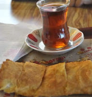  Bagi penggemar minuman teh coba tebak negara dengan konsumsi teh tertinggi dunia Sajian Teh Turki Unik dan Digemari