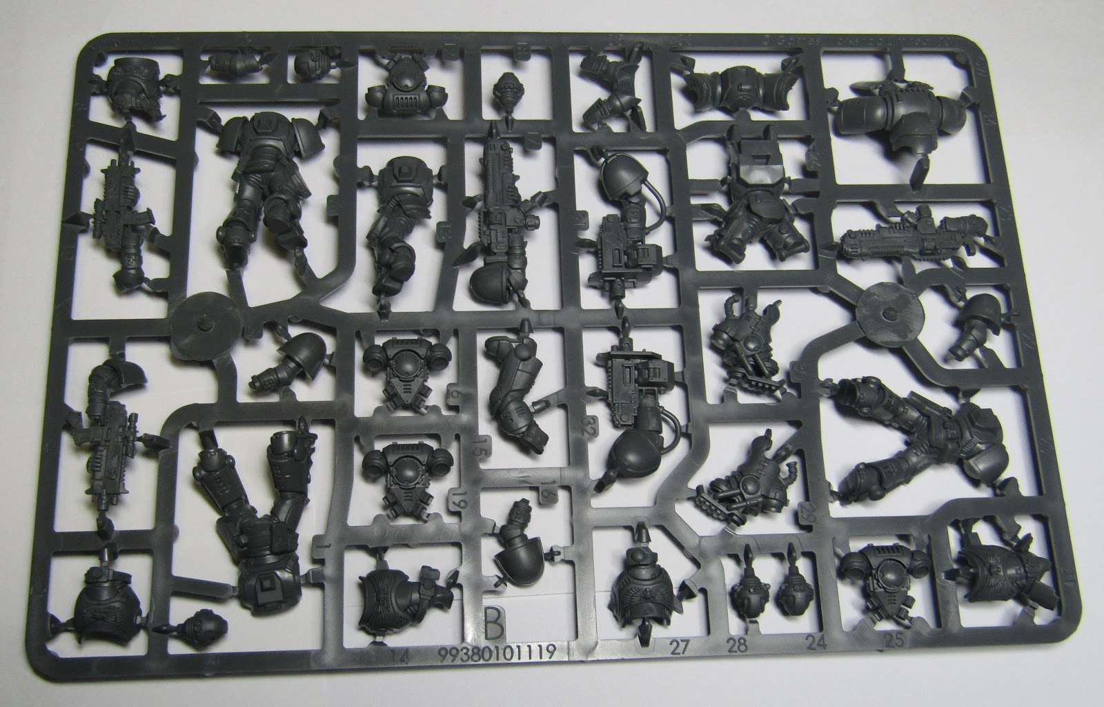 Unboxing Warhammer 40K Dark Imperium Wargaming Hub