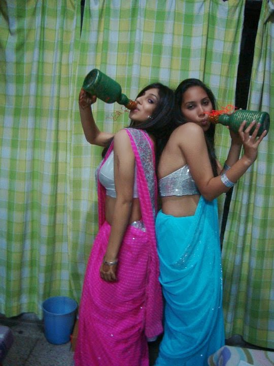 Hot Desi Indian Girls In Drinking Photos