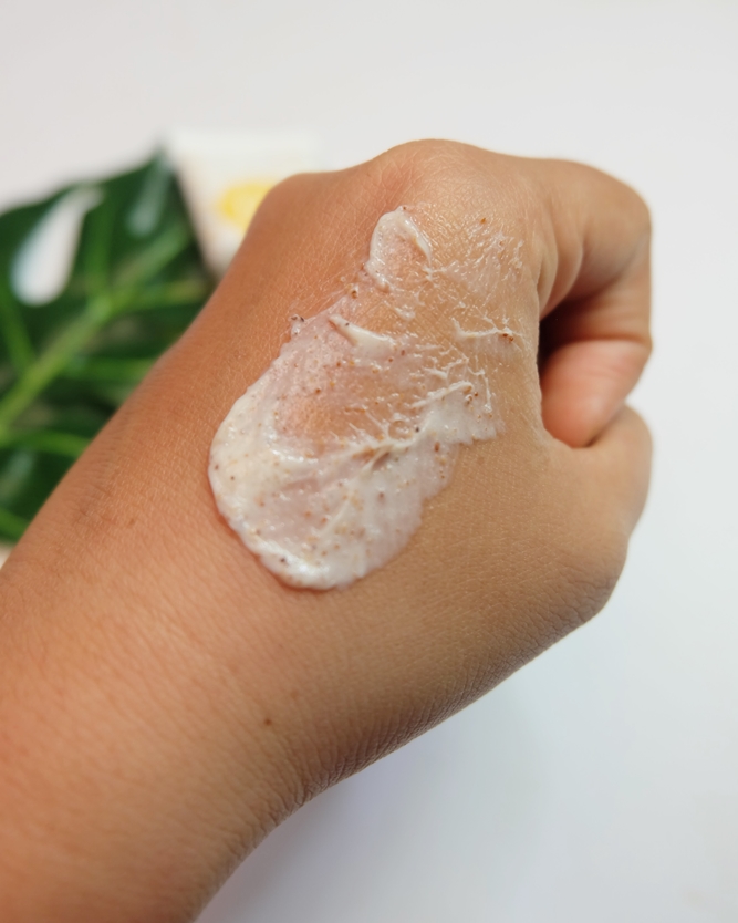 Review Emina Apricot Jam Face Scrub Wulan Kenanga