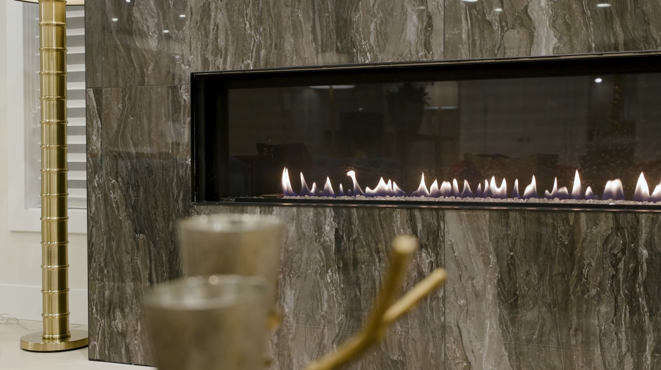 39 Photos vs. Edgemont Blvd, North Vancouver Luxury Home Interior Design Tour