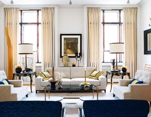 Rooms of Inspiration: Elegant Living Room in Perfect Symmetry