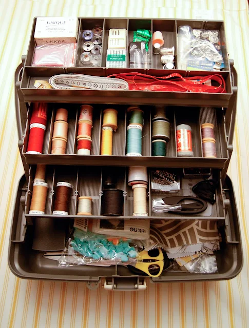 diy sewing box organizer, sewing kit storage, diy sewing kit, tool box sewing kit