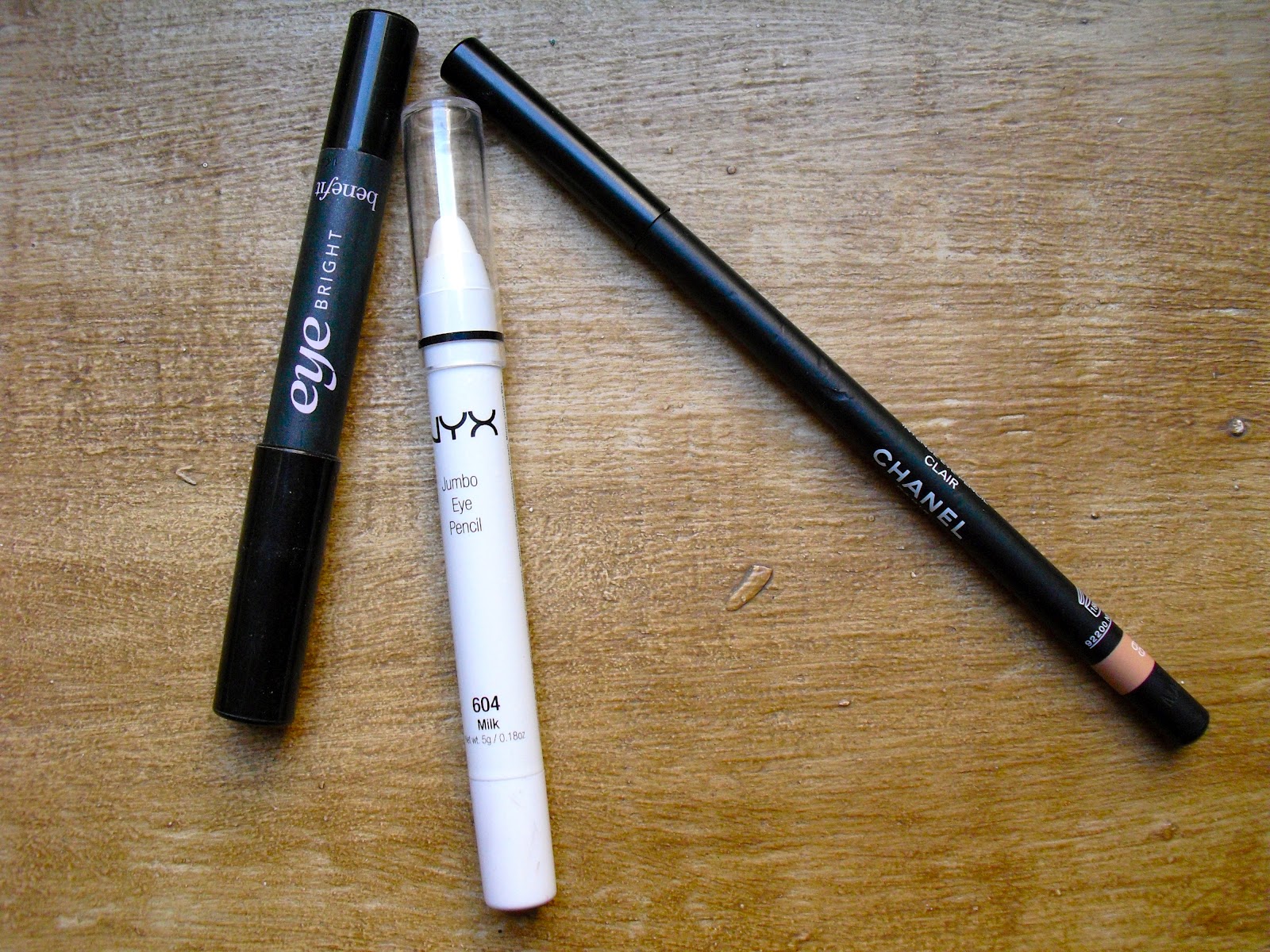 crayon blanc muqueuse yeux