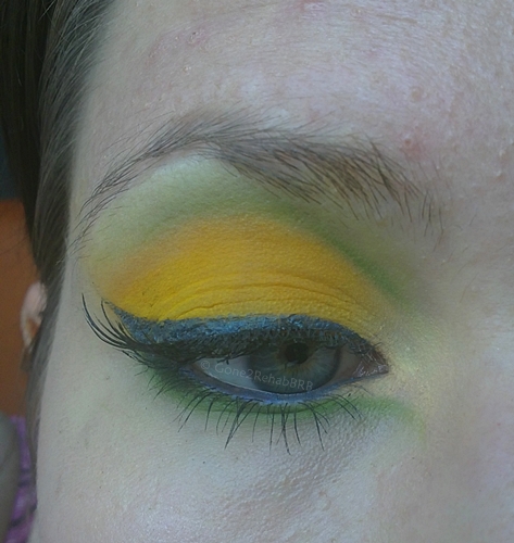 make-up with matte yellow eyeshdow that looks like Sugarpill