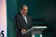  Maestros contratados en Salinas demandan pago 