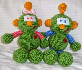 http://cositasaganchillo.blogspot.com.es/2014/10/reto-septiembre-robotitos-crochet.html