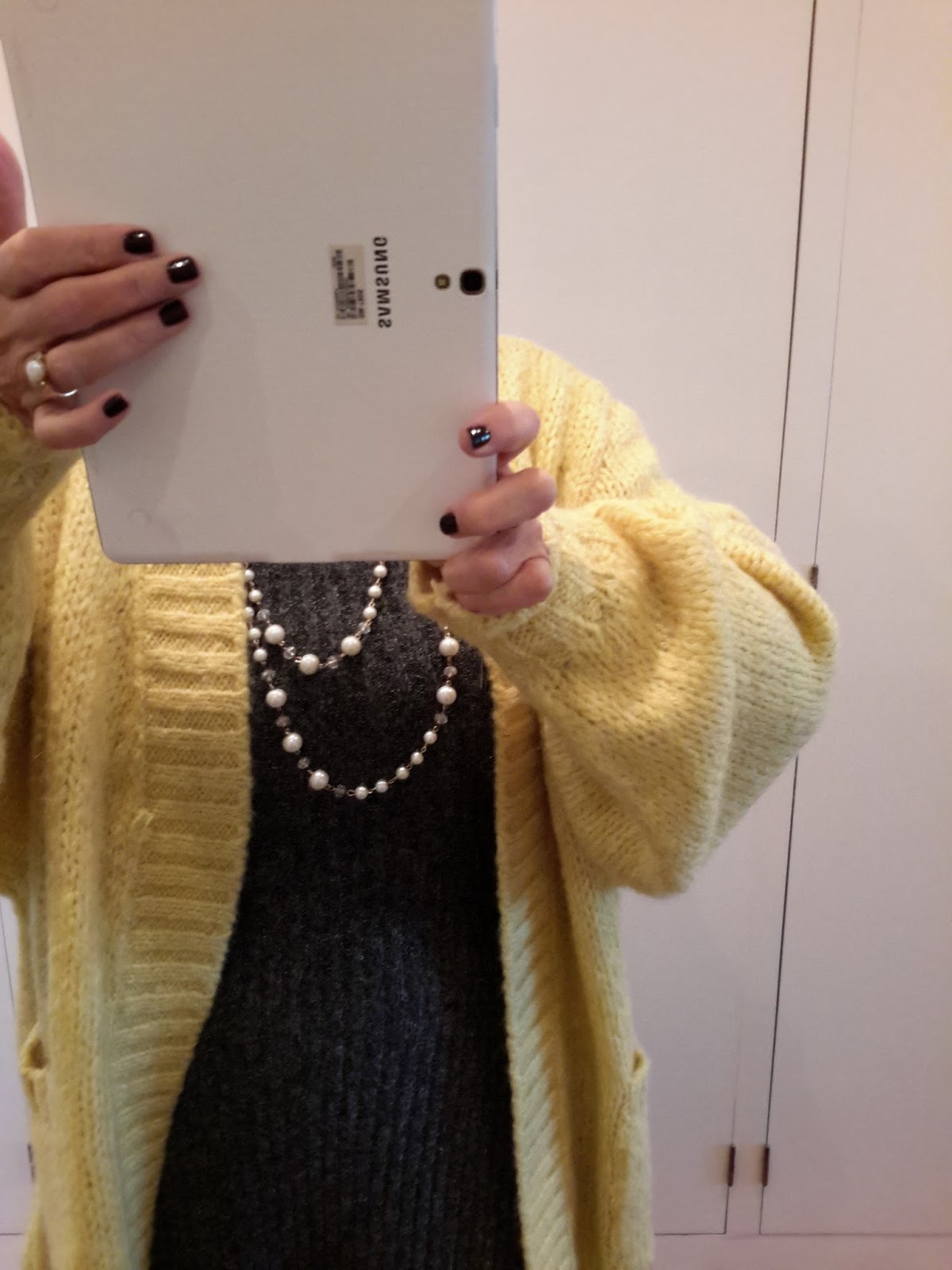 O meu pensamento viaja Cinza e amarelo O meu pensamento viaja Cinza e amarelo