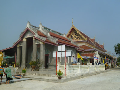 Wat Sangkat Rattana Khiri Uthai Thani