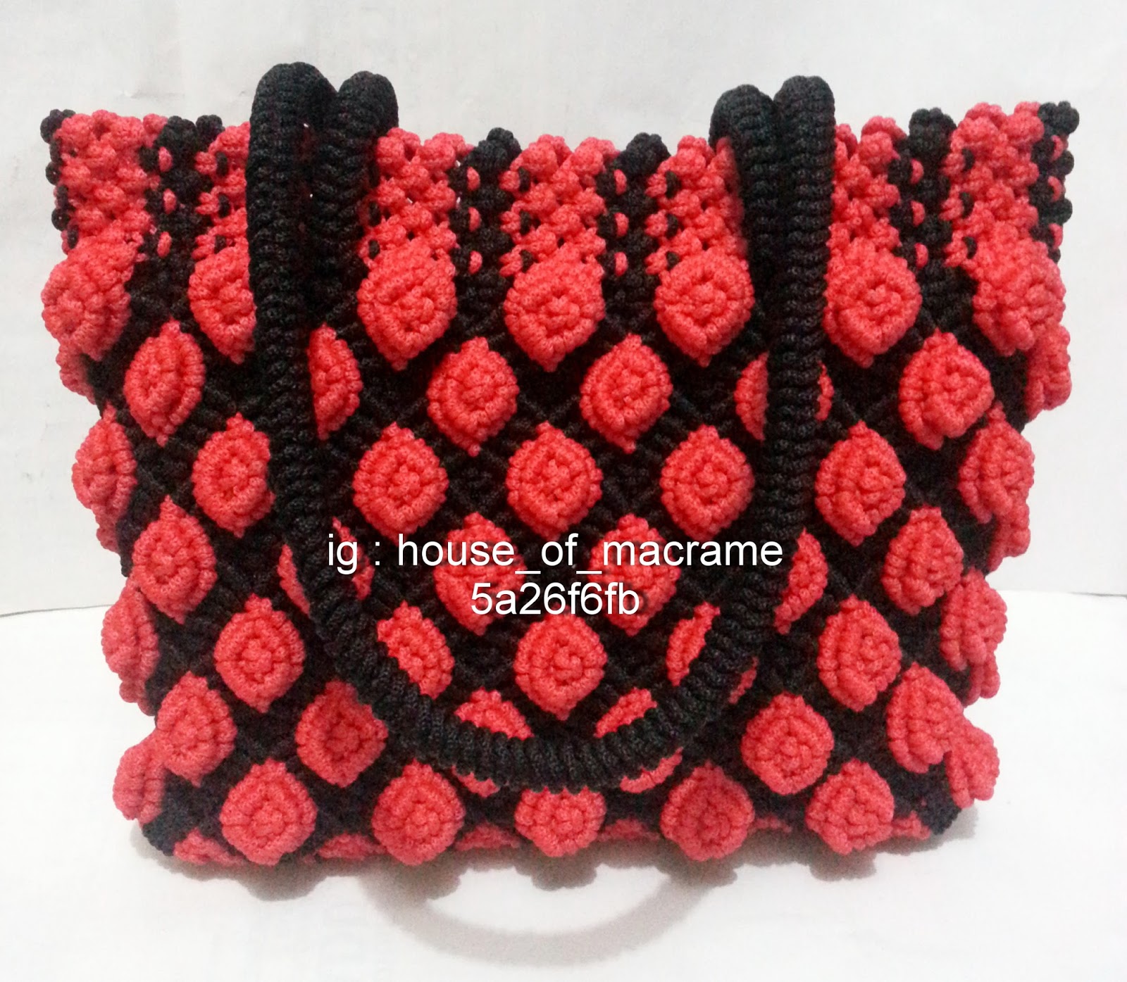 Tas Tali Kur Motif Bunga Mawar Timbul Warna Merah Kombinasi Hitam ZA Galery Macrame And Crochet