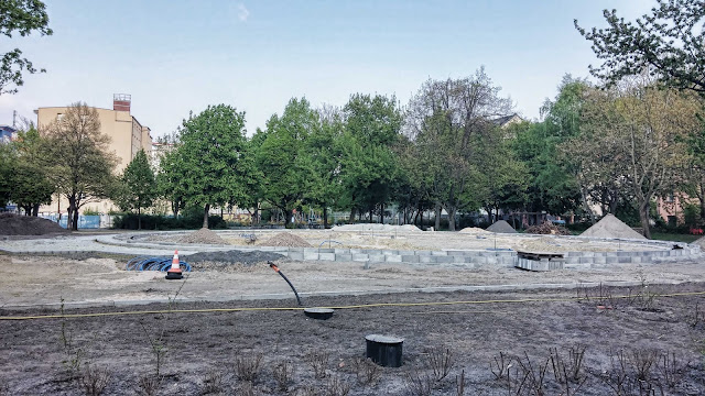 Baustelle Umgestaltung Spielplätze Eichendorffstraße, Planschbecken am Nordbahnhof, Invalidenstraße 20, 10115 Berlin, 19.04.2014