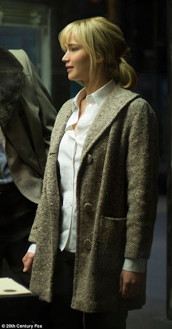 Figurino do filme Joy o nome do sucesso, Jennifer Lawrence, casaco