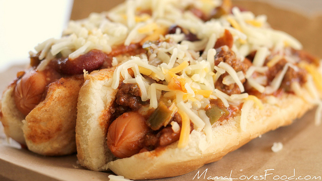 Chili Cheese Dogs from Mama Loves Food