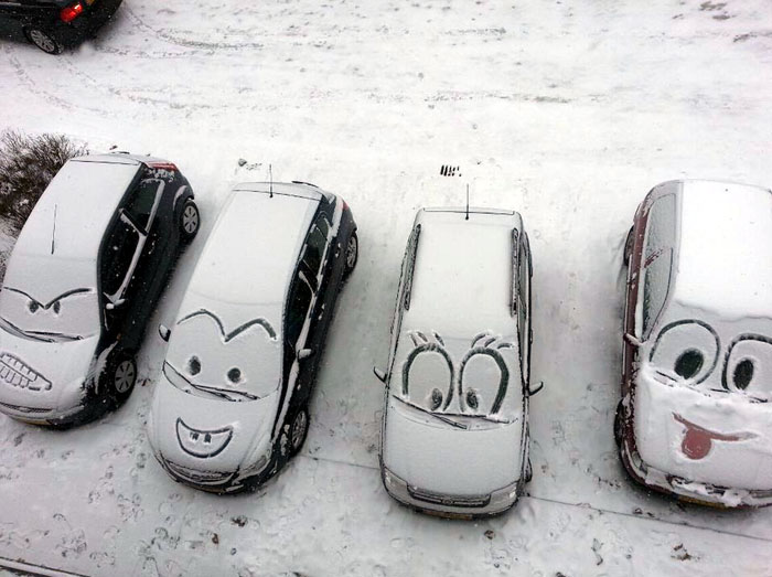 Funny-Art-on-Car-in-Snow-01.jpg