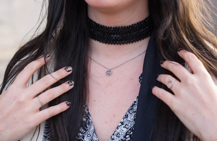 choker necklace, peace sign necklace