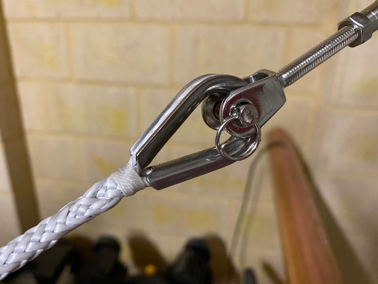 Suzy's Blog Making a proper start on the standing rigging.