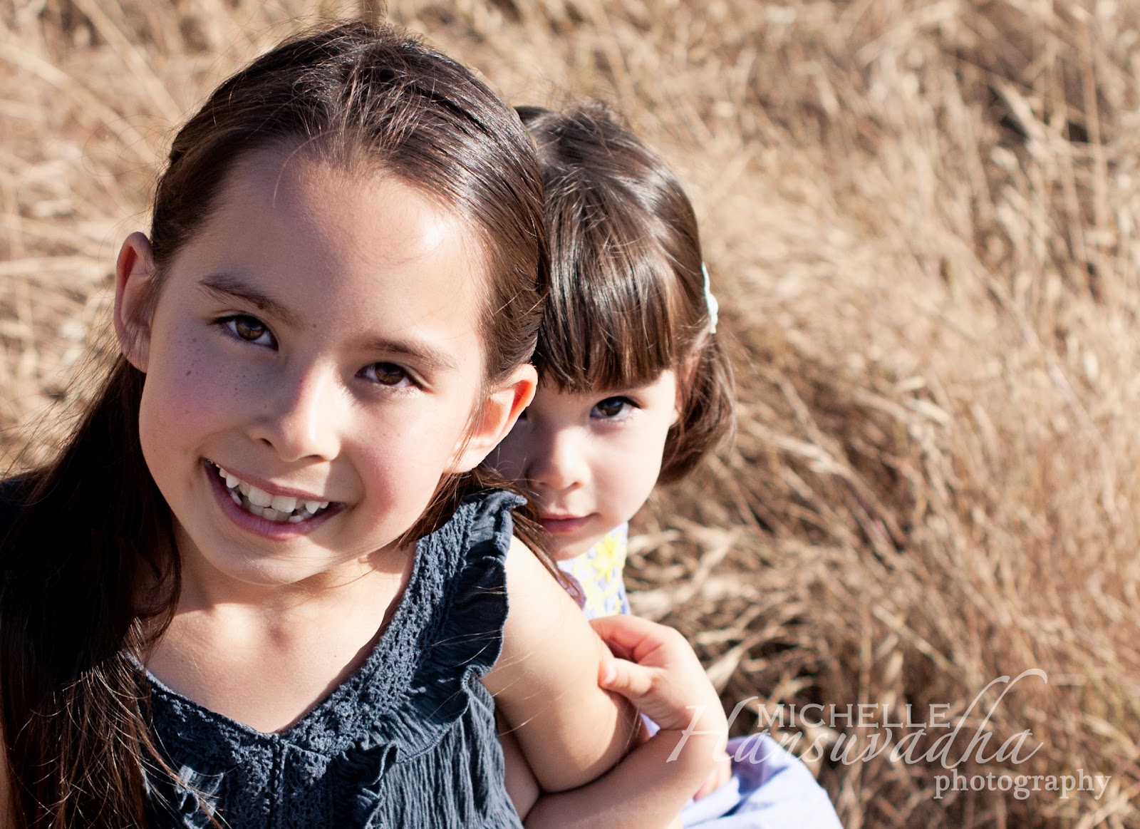 Michelle Hansuvadha Photography Gracie & Mia Siblings