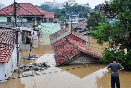 Koleksi Foto-Foto Banjir Jakarta