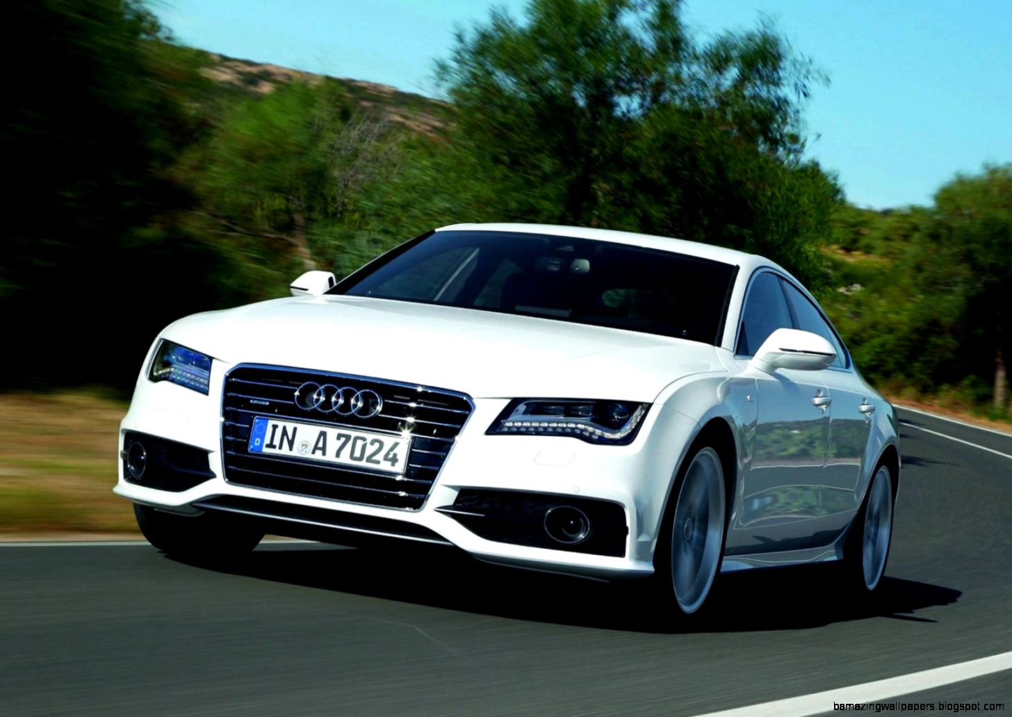 Audi A7 Sportback White Colour   Car Pictures Images –