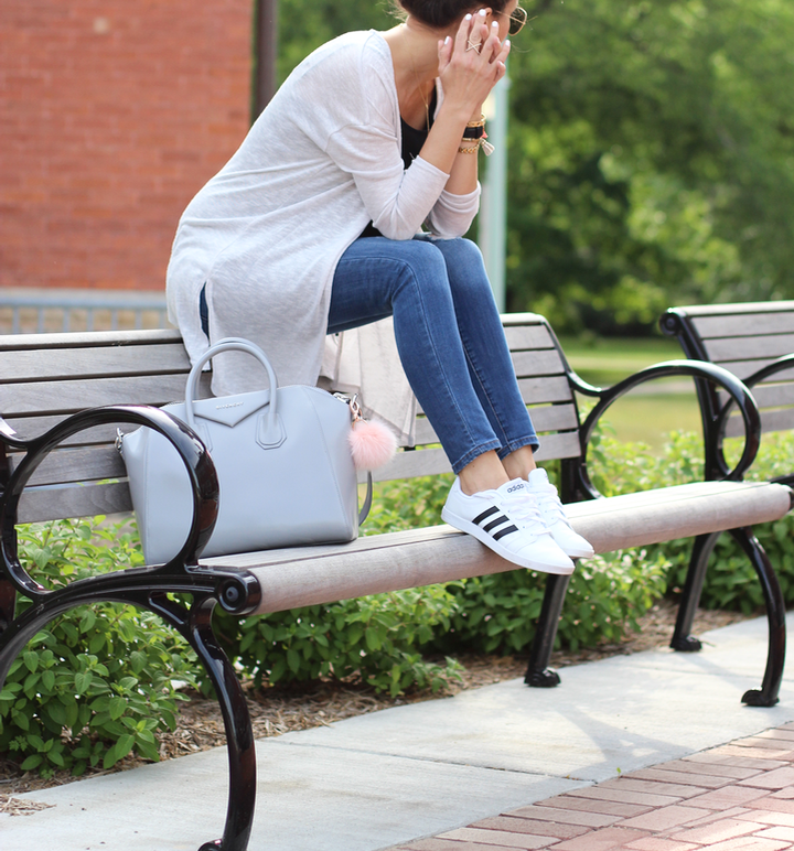 sneakers casual chic