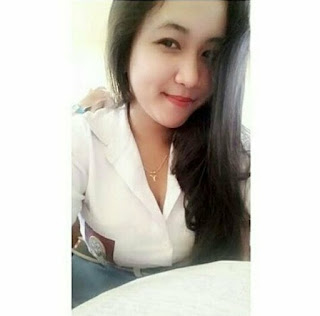 Siswi SMA Jakarta ngentot sama bule sampai nangis menahan kontol bule