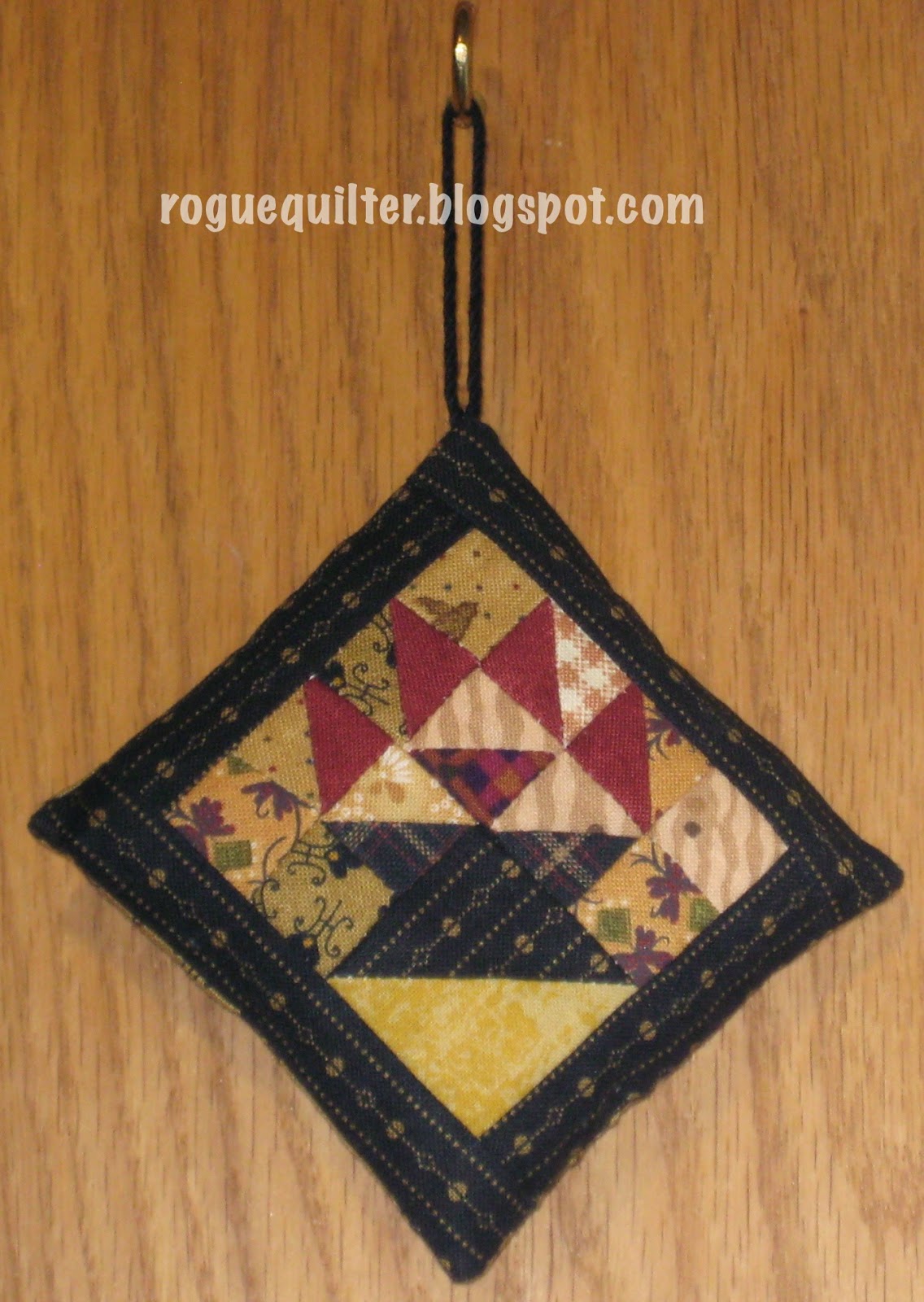 rogue quilter Mini Quilt Block Ornies