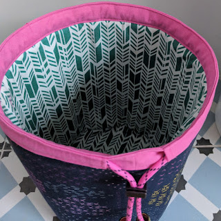 Jetset cinched bag - Sew Sweetness pattern, drawstring bags, modern fabric