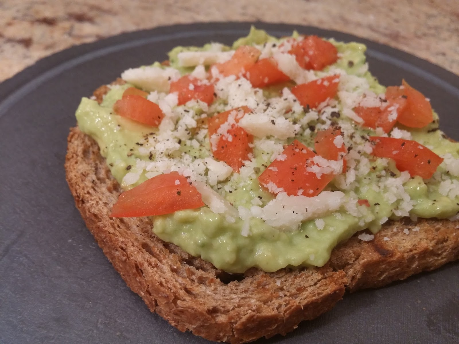İsli Peynirli Füme Etli Crostini İsli Peynirli Füme Etli Crostini