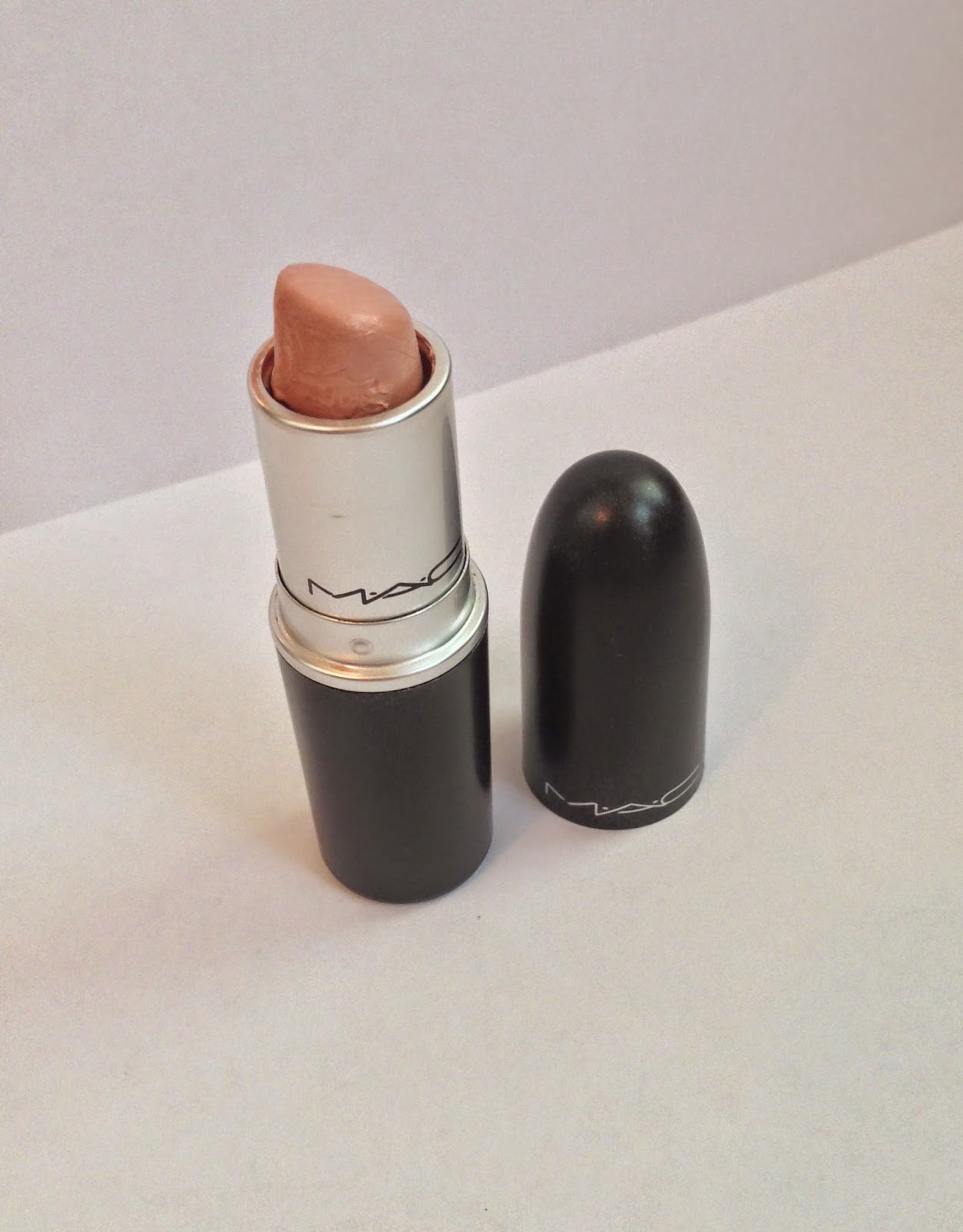 Cilla Loves Makeup: MAC Creme D' Nude Review