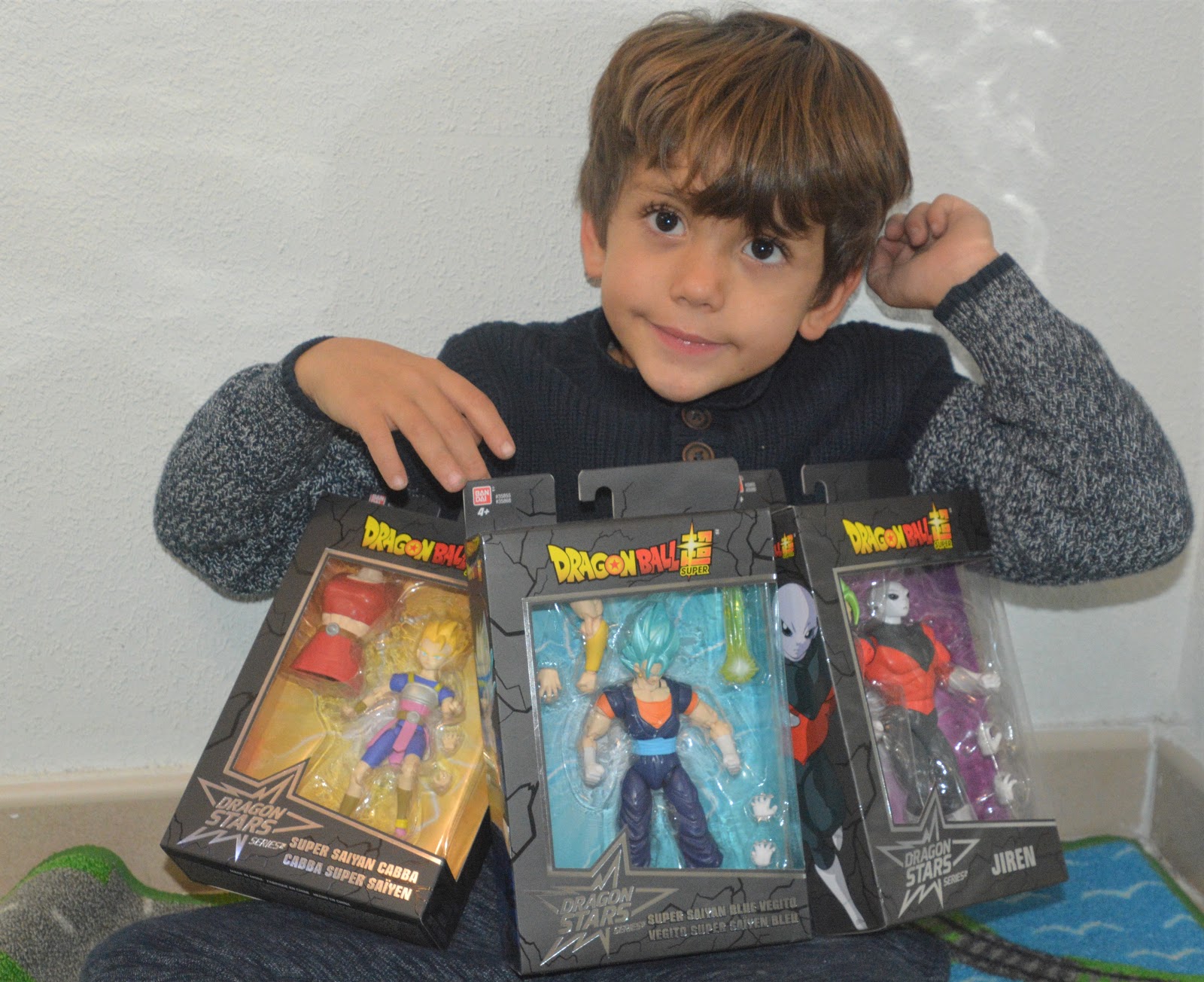 Jugamos Con Las Figuras Deluxe Dragon Ball Super De Bandai Bebe