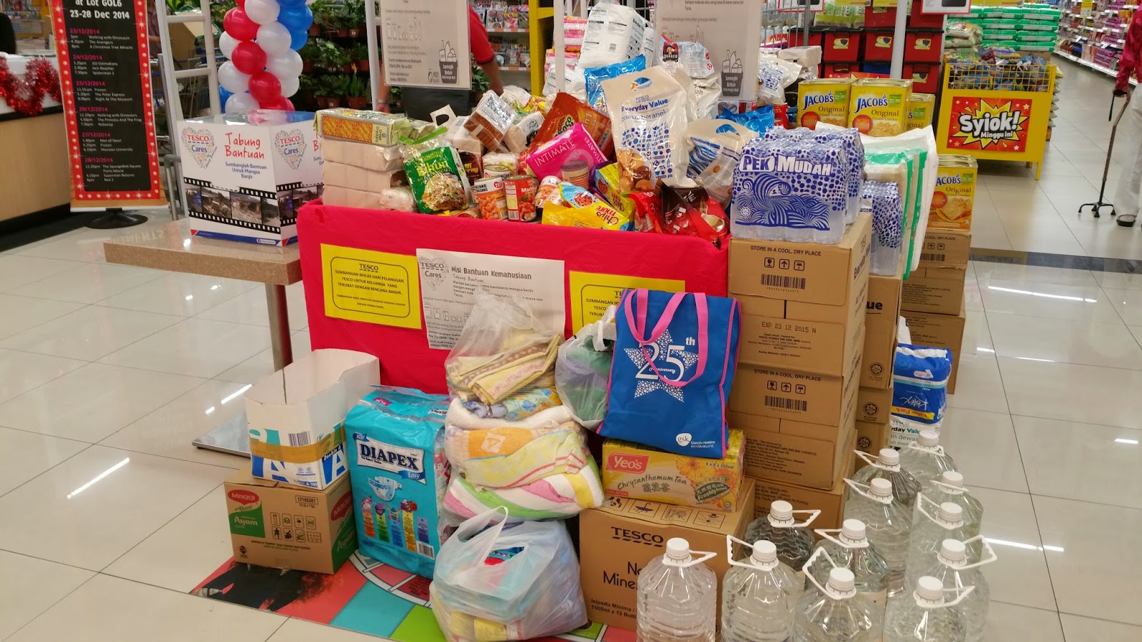 Xing Fu DONATION IN KIND FOR FLOOD VICTIMS