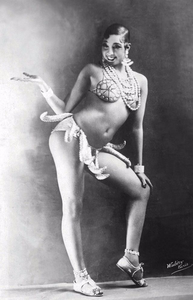 African American Ballerina Vintage Photo Decor INFINITE PHOTOGRAPHS Photo: Josephine Baker 1906-75 Black Pearl Cheese-Cake Pose