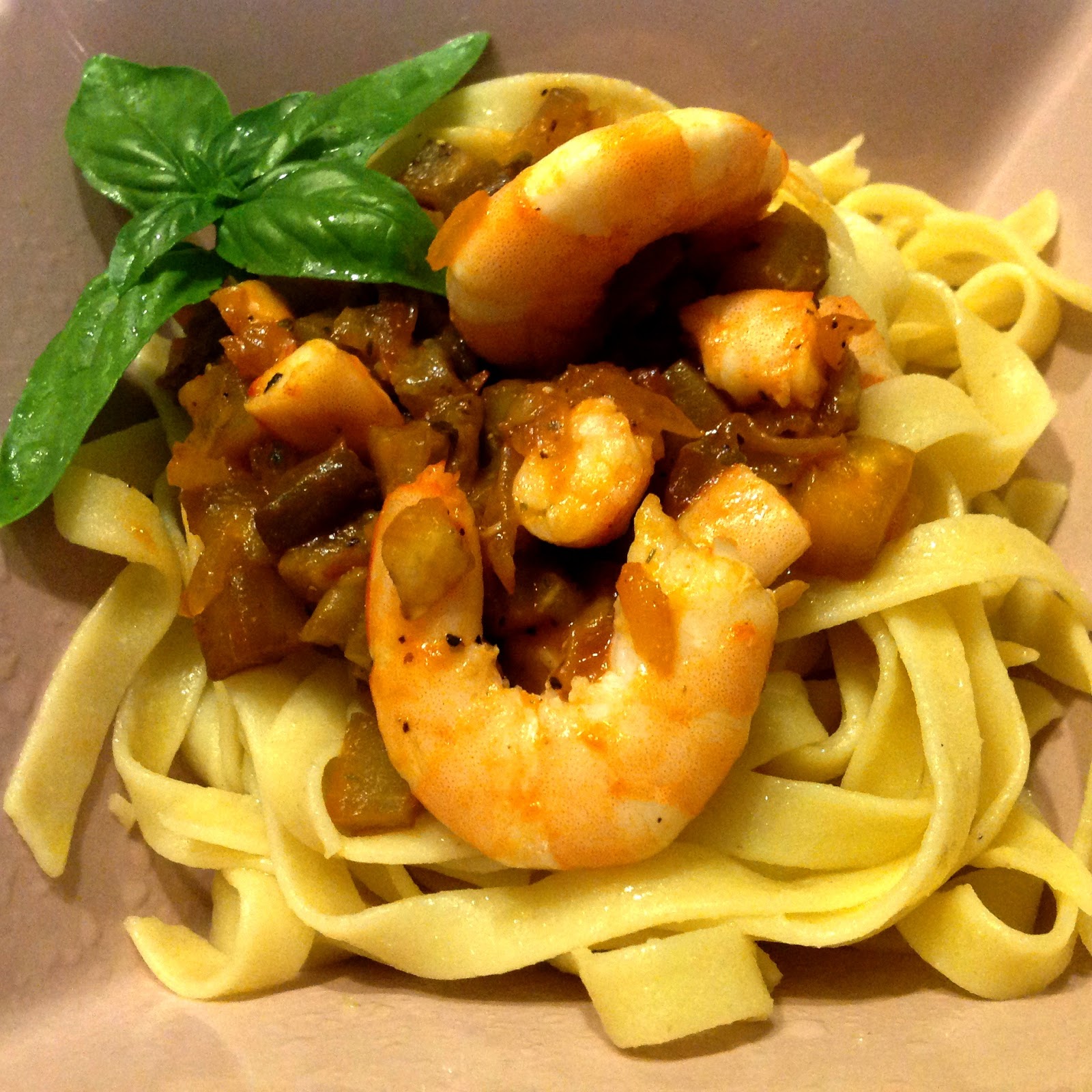 Pasta con berenjenas y gambas Mi mundo pinkcake