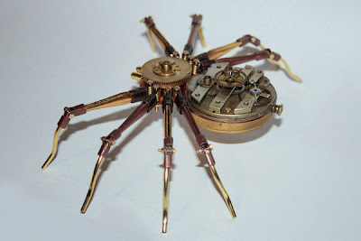 Insecto robot con material reciclado