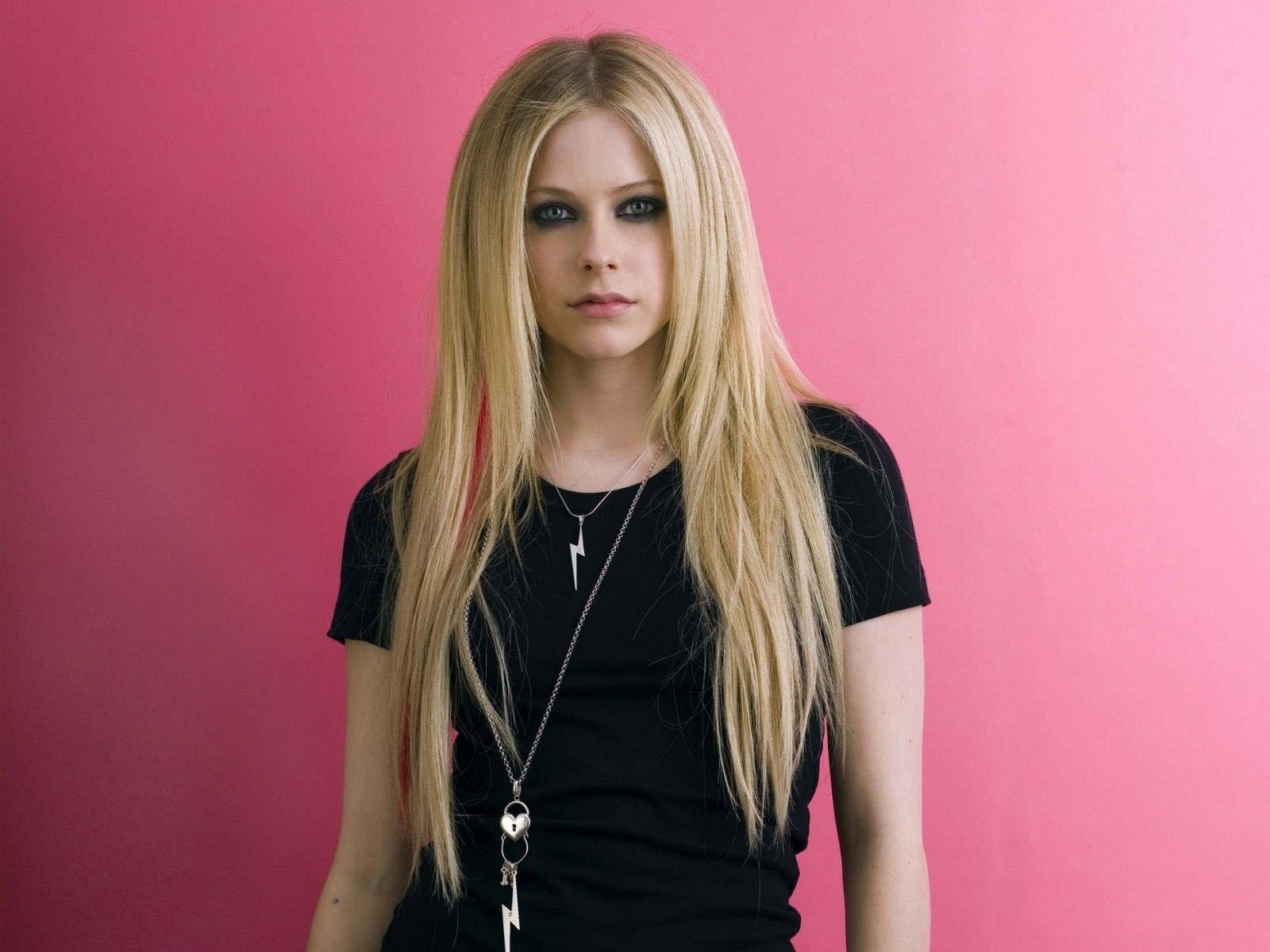 wallpaper: Avril Lavigne Wallpapers
