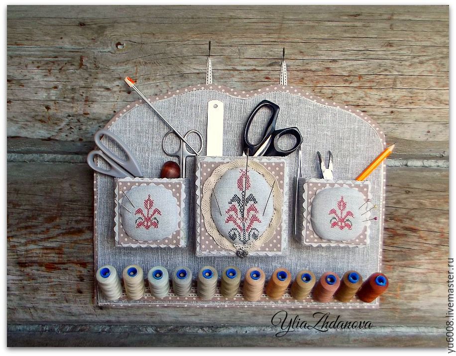 аппликация из квиллинга. брошь из бисера. креативное рукоделие. мягкая игрушка из ткани. необычные прихватки.