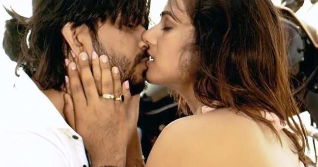 Badtameez Lyrics Ankit Tiwari Ft Sonal Chauhan Lyrics Hindi Songs English Songs Latest Songs Punjabi Songs badtameez lyrics ankit tiwari ft