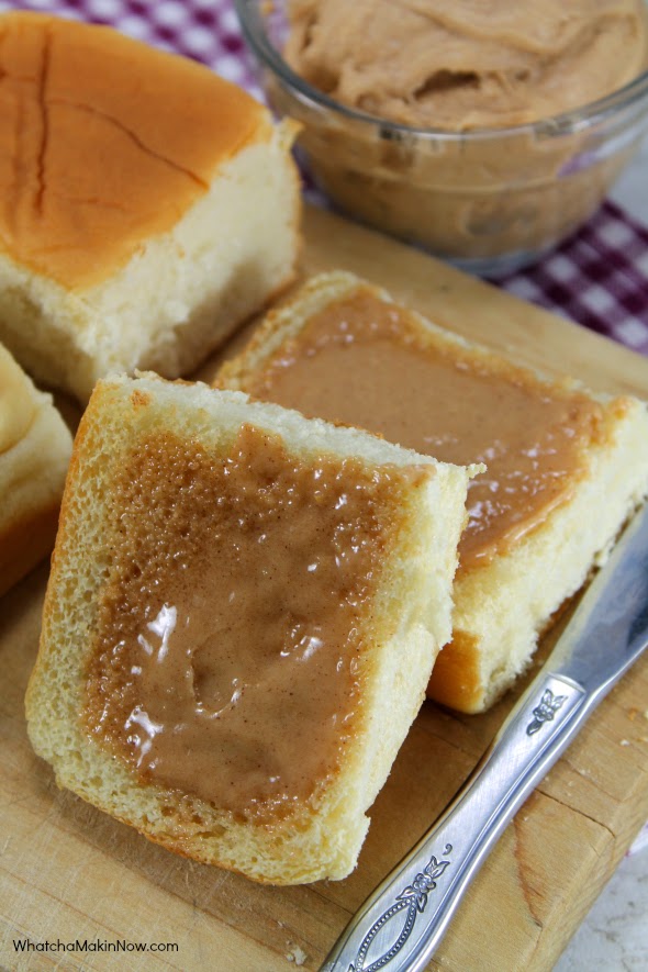 Super Easy Cinnamon Honey Butter - just like Texas Road House!