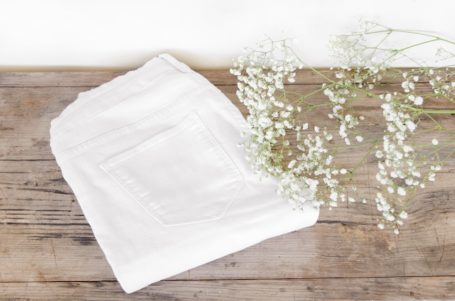 9 formas de combinar un pantalón blanco