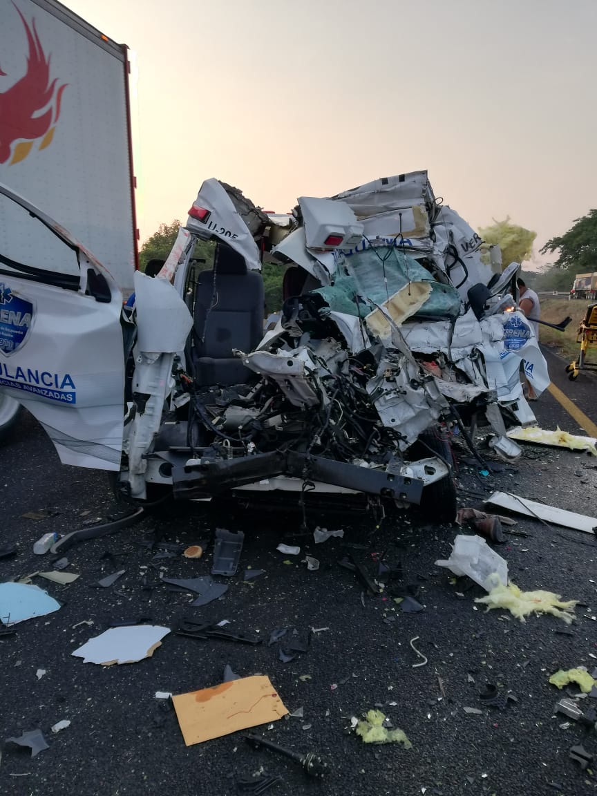 El mexiquense Hoy Fatal choque de ambulancia en Veracruz deja tres muertos