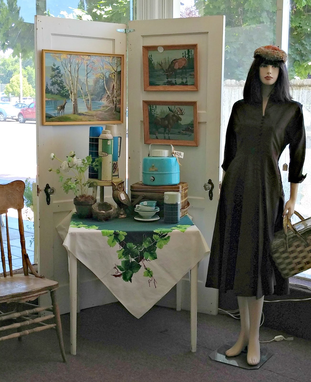 Antique Mall Window Display Little Vintage Cottage