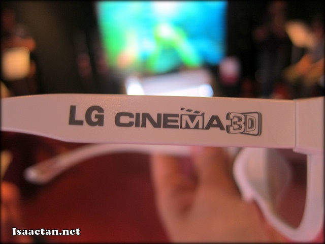 Using these nifty LG Cinema 3D glasses, everything jumps out at you through the screen! 