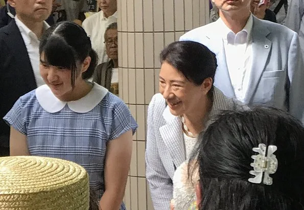 Crown Prince Naruhito, Crown Princess Masako and Princess Aiko arrived at the Suzaki Imperial Villa in Shimoda for the summer holidays