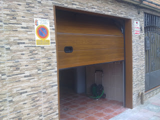 METALICAS ANUGAR S.C.: Puertas De Garaje