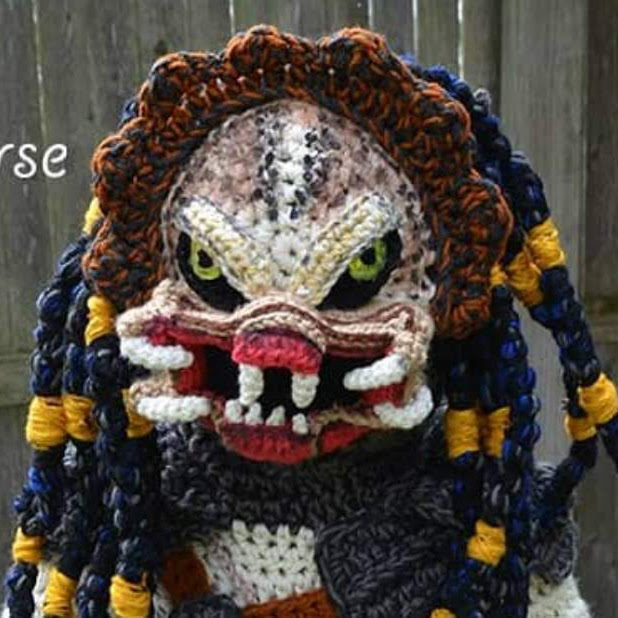 Crochet Predator Costume by Crochetverse : ママが手編みしてくれた暖ったかニットの不気味にキュートなプレデターのコスプレ ! !