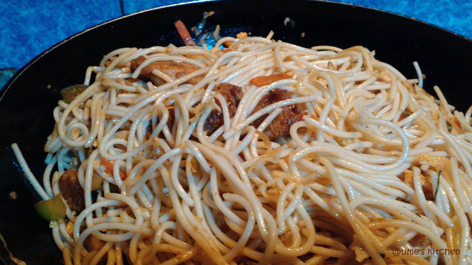Ume's Kitchen: Chicken with Egg Fried Noodles