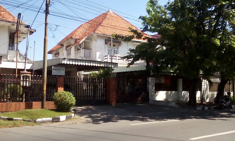 (IKLAN) Dijual Rumah Strategis di Jalan Kartini Surabaya